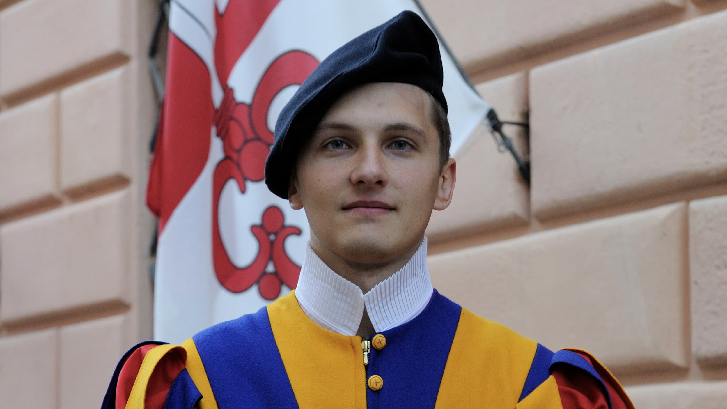Fabian Halter arbeitet als Vize-Korporal für die Schweizergarde.